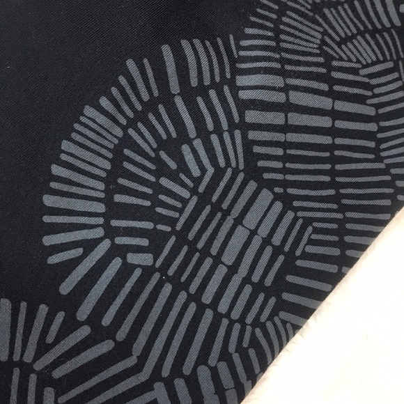 Nike legendary crop - Picture 2 of 5